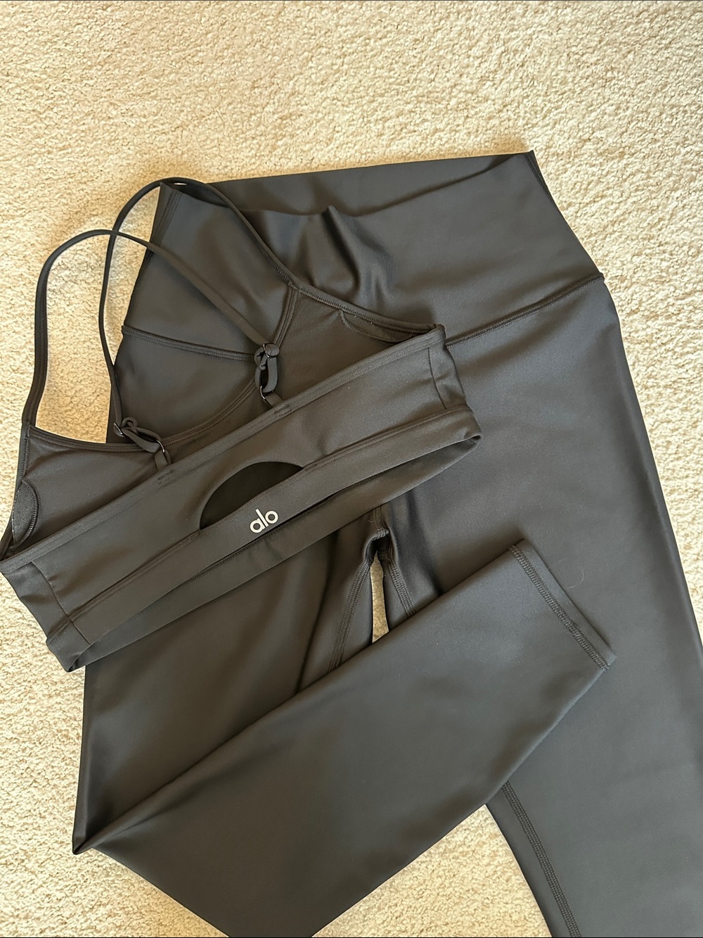 ALO Yoga bra + legging set, Size M Black